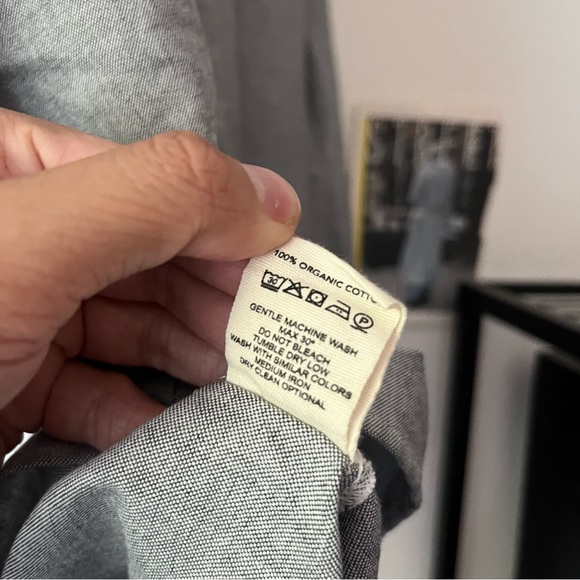 DJERF AVENUE grey organic cotton chambray denim boxy logo pocket button up shirt - Picture 9 of 9